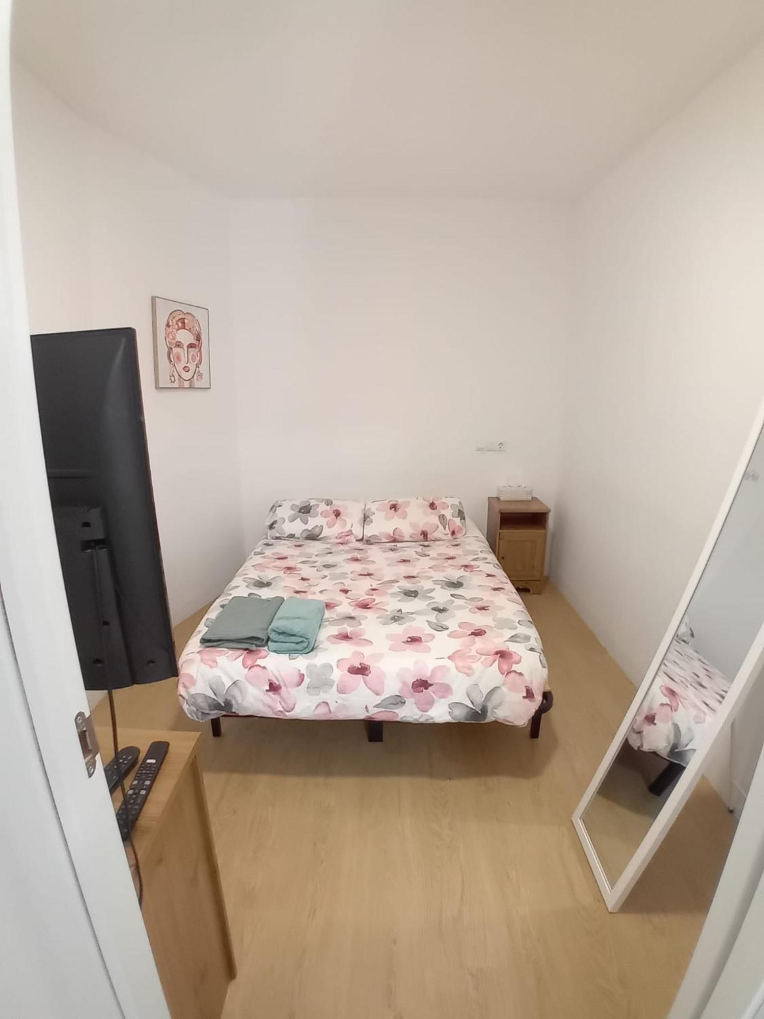 Ferienwohnung Alquilo Mini Departamento Sant Boi de Llobregat Exterior foto